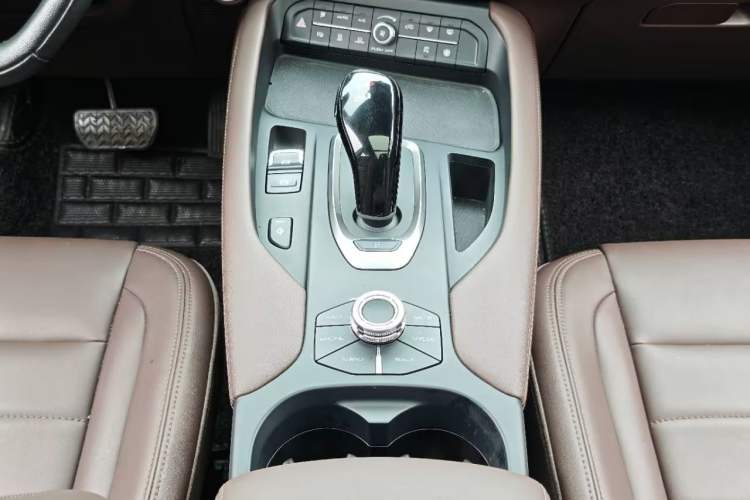 Used Haval F7 2020 1.5T Two-Wheel Drive i-Trend Gear Lever