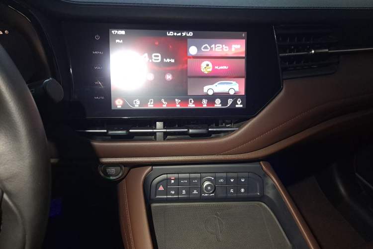 Used Haval F7 2020 1.5T Two-Wheel Drive i-Trend Audio And AC Panel