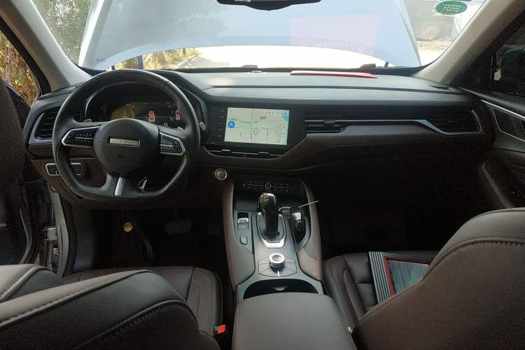 Used Haval F7 2020 2.0T All-Wheel Drive iJoy Center Console