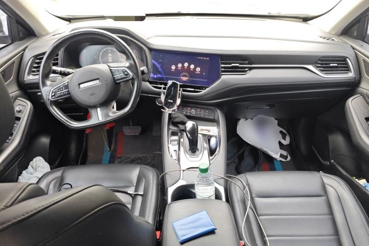 Used Haval F7 2020 1.5T Two-Wheel Drive i-Type Center Console