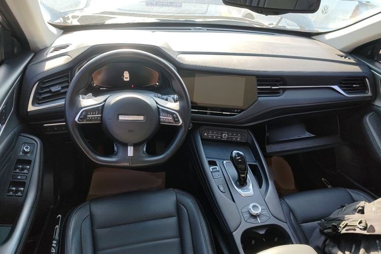 Used Haval F7 2020 2.0T Two-Wheel Drive i-Van Center Console