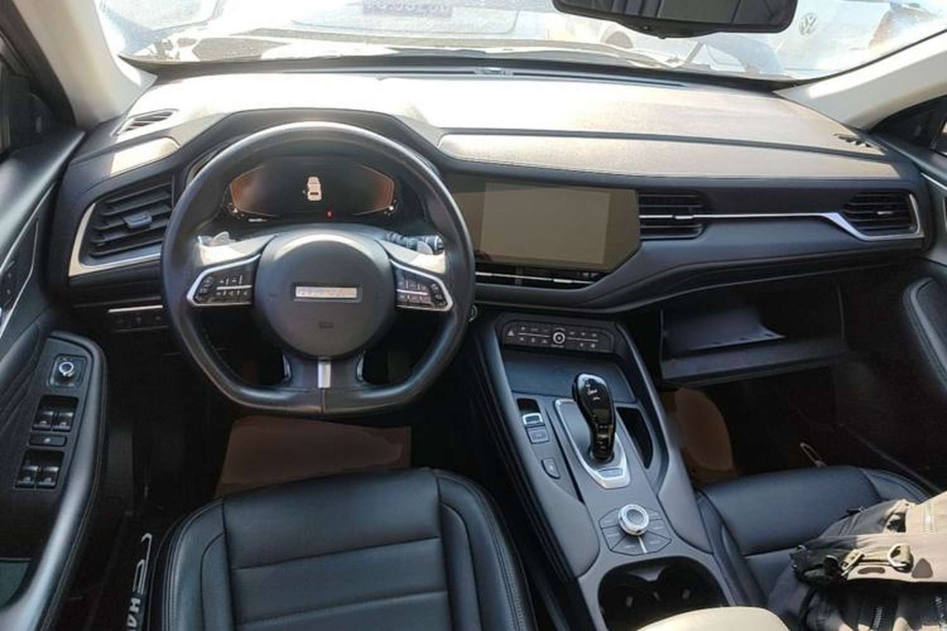 Used Haval F7 2020 2.0T Two-Wheel Drive i-Van Center Console