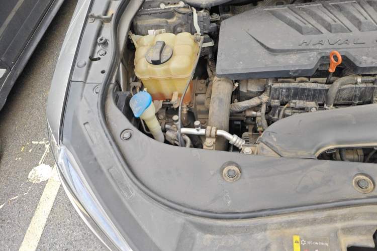 Used Haval F7 2020 1.5T Two-Wheel Drive i-Type Engine Bay Right