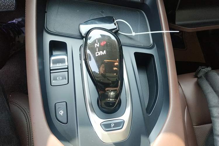 Used Haval F7 2020 2.0T All-Wheel Drive iJoy Gear Lever