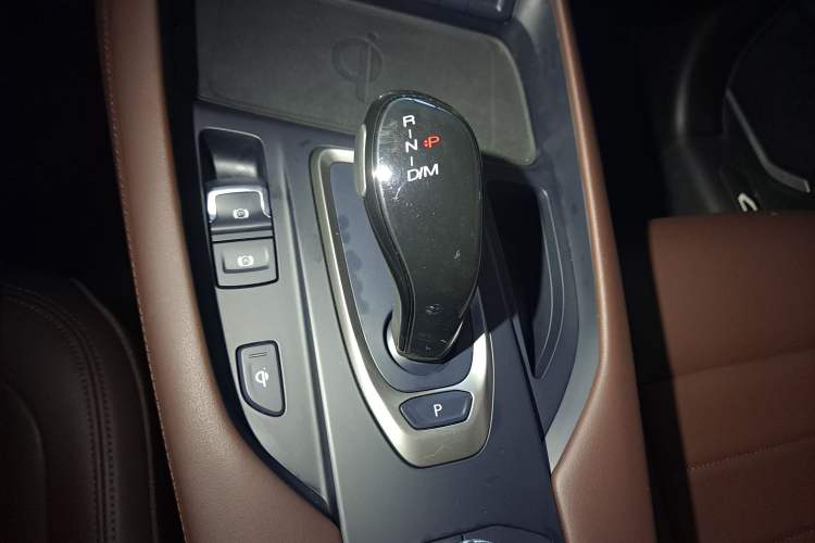 Used Haval F7 2020 1.5T Two-Wheel Drive i-Trend Gear Lever