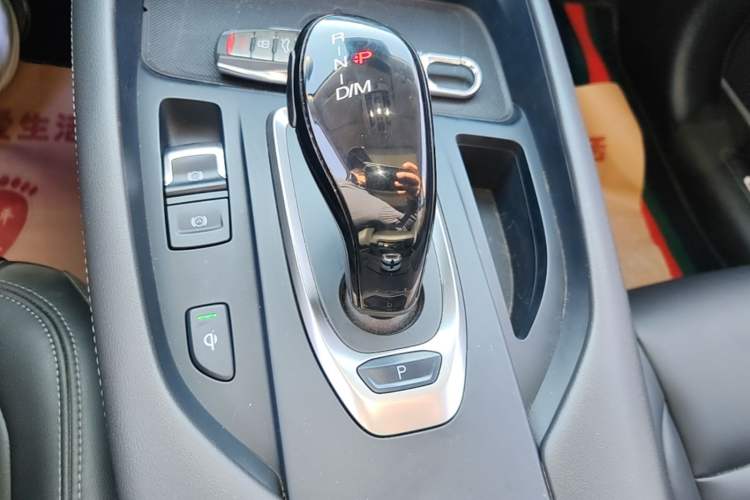 Used Haval F7 2020 2.0T Two-Wheel Drive i-Van Gear Lever