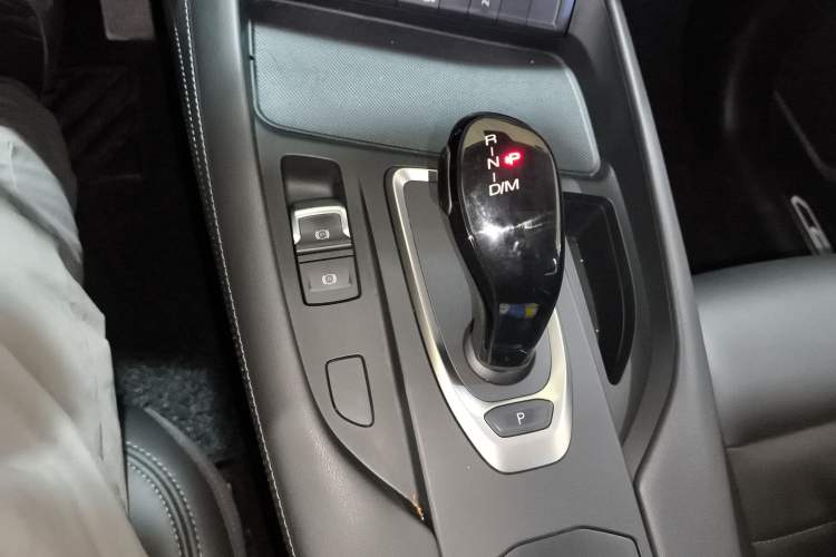 Used Haval F7 2020 2.0T Two-Wheel Drive i-Active Gear Lever