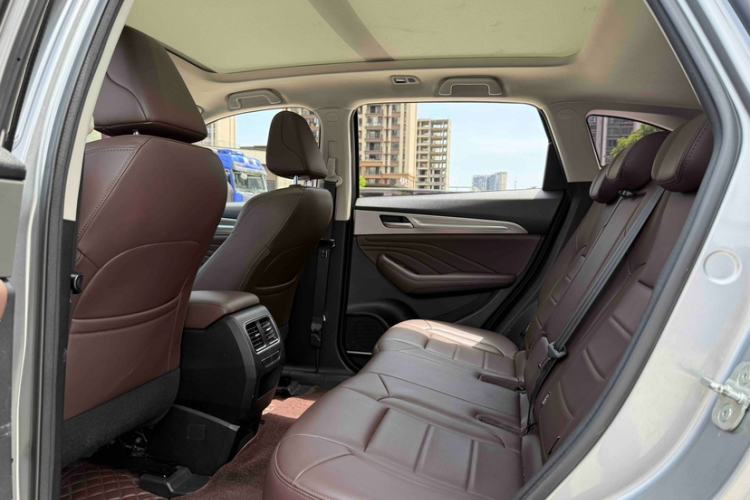 Used Haval F7 2020 1.5T Two-Wheel Drive i-Trend Interior 2