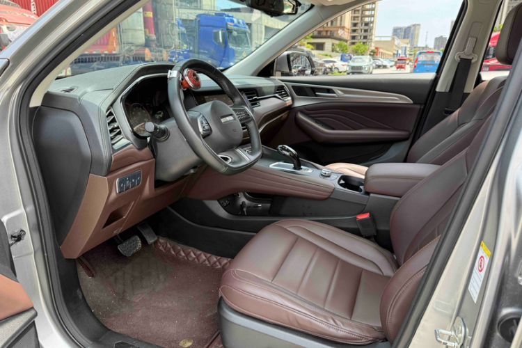 Used Haval F7 2020 1.5T Two-Wheel Drive i-Trend Interior 4