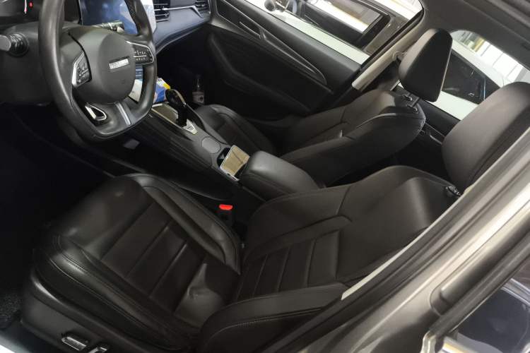 Used Haval F7 2020 2.0T Two-Wheel Drive i-Active Left Front Seat