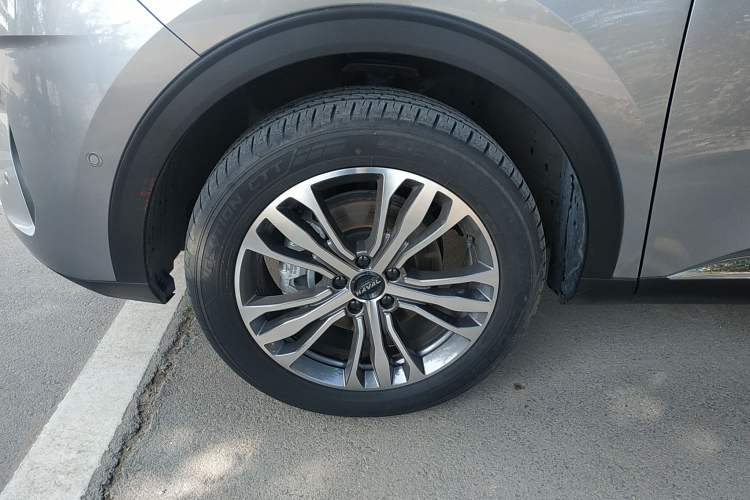 Used Haval F7 2020 2.0T All-Wheel Drive iJoy Left Front Wheel Hub