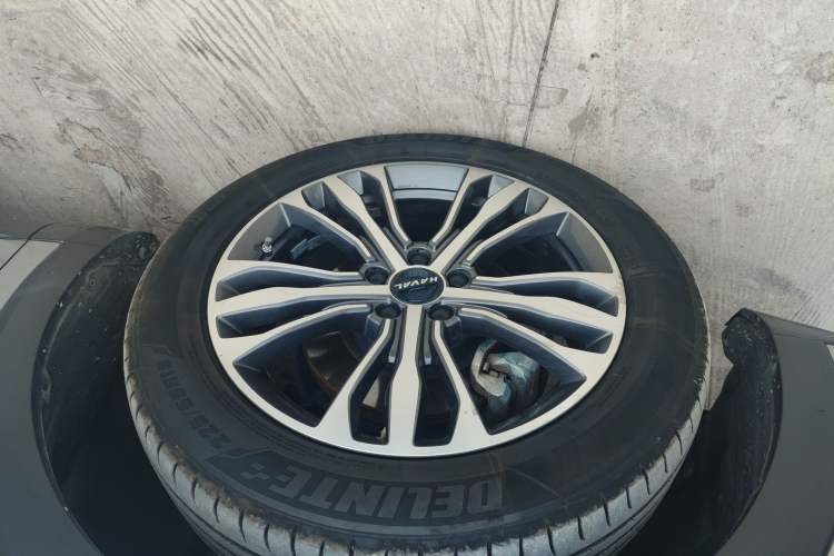 Used Haval F7 2020 2.0T All-Wheel Drive iJoy Left Front Wheel Hub