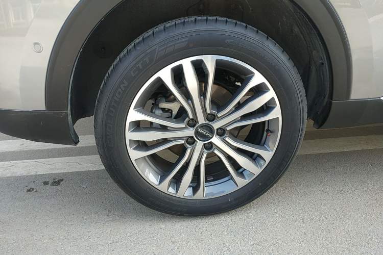 Used Haval F7 2020 2.0T All-Wheel Drive iJoy Right Rear Wheel Hub