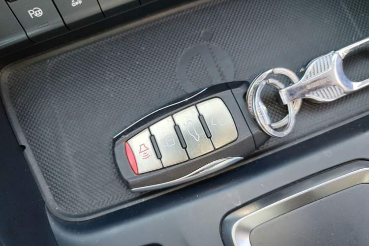 Used Haval F7 2020 2.0T Two-Wheel Drive i-Van Vehicle Key