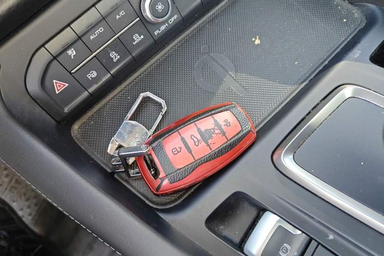 Used Haval F7 2020 1.5T Two-Wheel Drive i-Trend Vehicle Key