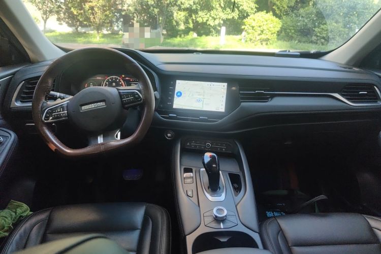 Used Haval F7 2020 2.0T Two-Wheel Drive i-Van Center Console
