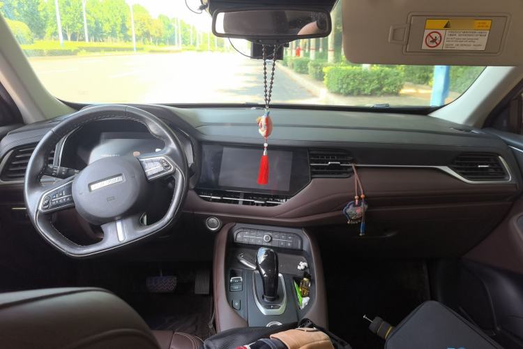 Used Haval F7 2020 1.5T Two-Wheel Drive i-Trend Center Console