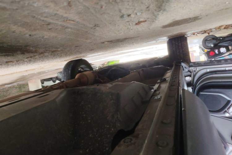 Used Haval F7 2020 2.0T Two-Wheel Drive i-Van Chassis Rear Left
