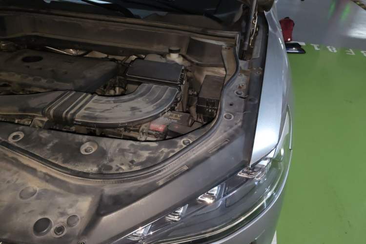 Used Haval F7 2020 2.0T All-Wheel Drive iJoy Engine Bay Left