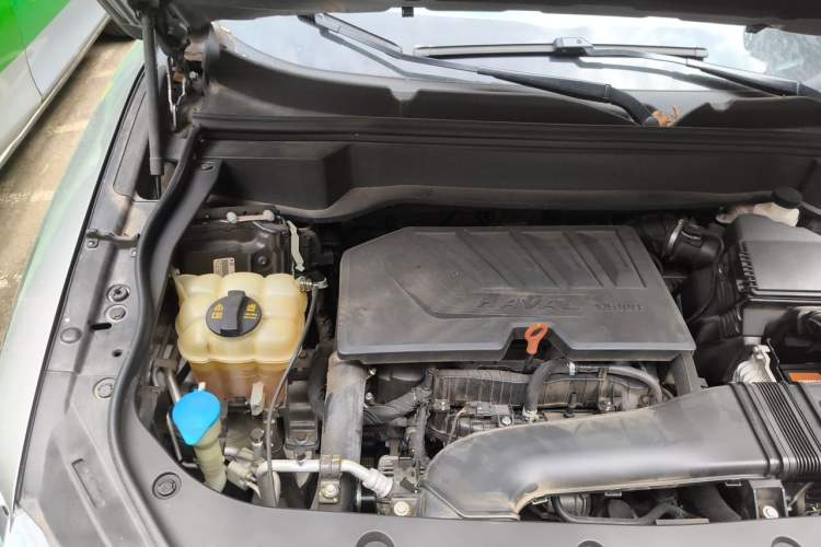Used Haval F7 2020 1.5T Two-Wheel Drive i-Type Engine Bay Right