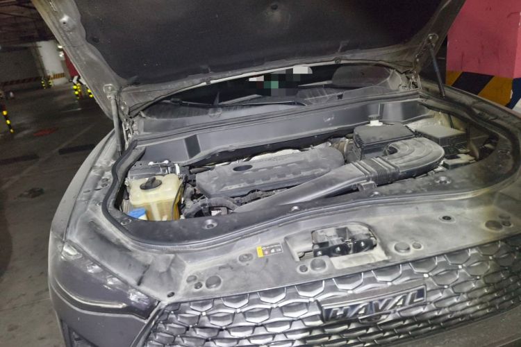 Used Haval F7 2020 2.0T Two-Wheel Drive i-Van Engine Bay Right