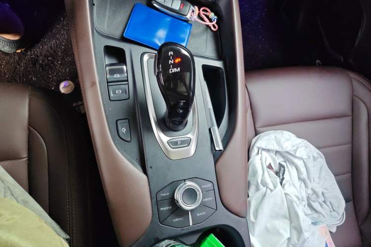 Used Haval F7 2020 1.5T Two-Wheel Drive i-Trend Gear Lever