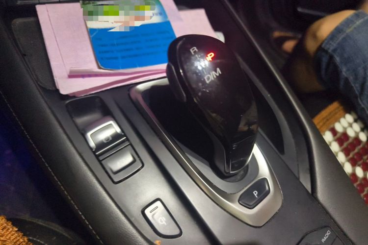 Used Haval F7 2020 2.0T Two-Wheel Drive i-Van Gear Lever