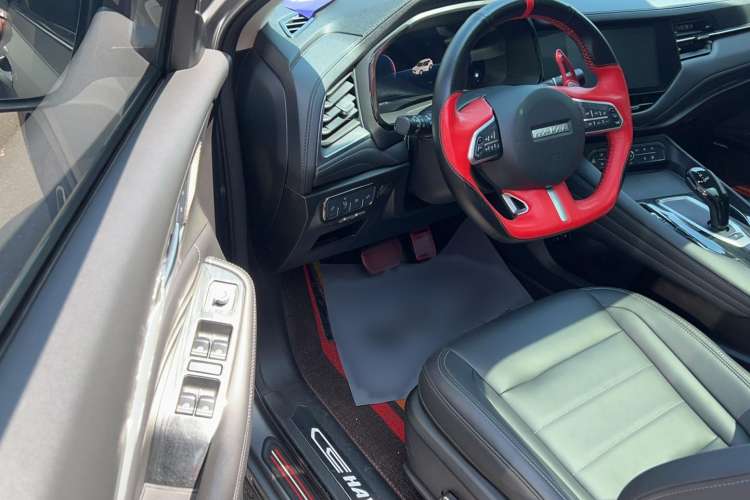 Used Haval F7 2020 1.5T Two-Wheel Drive i-Trend Interior 2