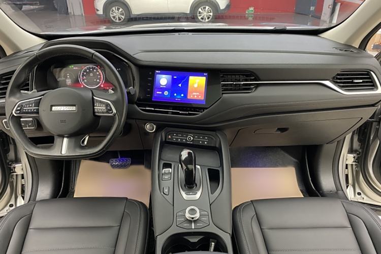 Used Haval F7 2020 1.5T Two-Wheel Drive i-Trend Interior 3