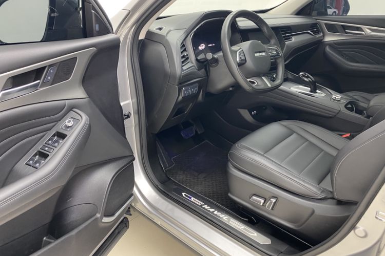 Used Haval F7 2020 1.5T Two-Wheel Drive i-Trend Interior 5