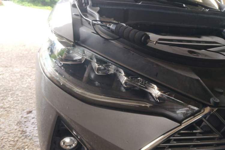Used Haval F7 2020 2.0T Two-Wheel Drive i-Van Right Front Headlight