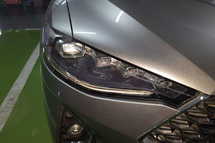 Used Haval F7 2020 2.0T All-Wheel Drive iJoy Right Front Headlight