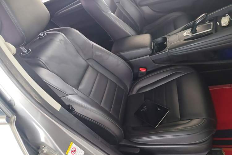 Used Haval F7 2020 1.5T Two-Wheel Drive i-Type Right Front Seat