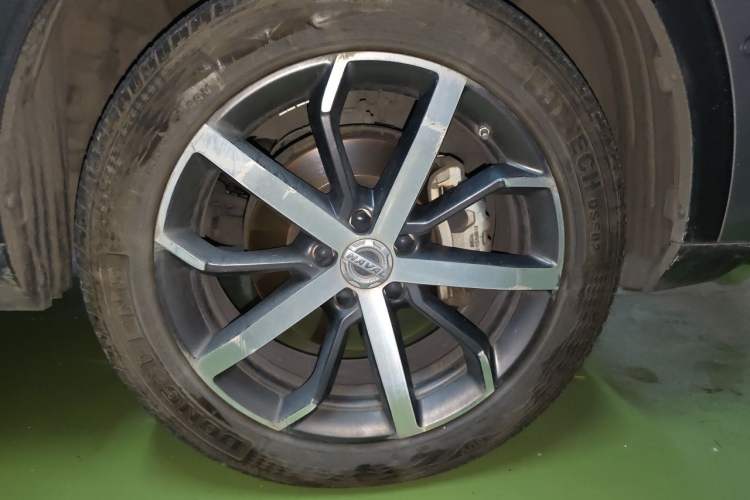 Used Haval F7 2020 2.0T All-Wheel Drive iJoy Right Front Wheel Hub