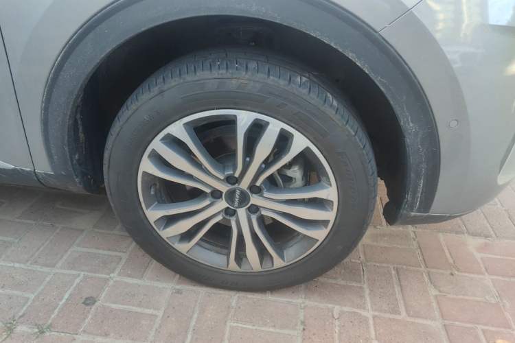 Used Haval F7 2020 2.0T Two-Wheel Drive i-Van Right Front Wheel Hub