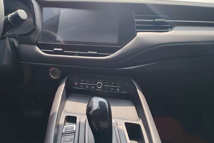 Used Haval F7 2020 1.5T Two-Wheel Drive i-Trend Audio And AC Panel
