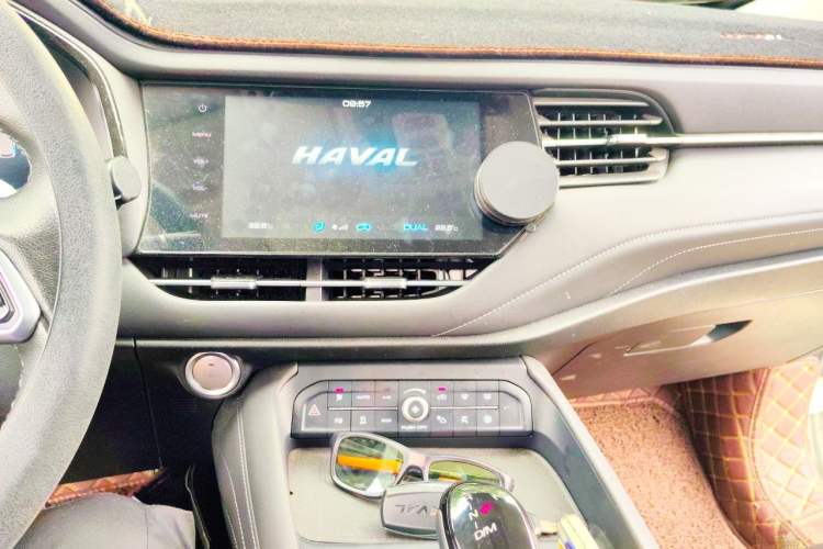 Used Haval F7 2020 2.0T All-Wheel Drive iJoy Audio And AC Panel
