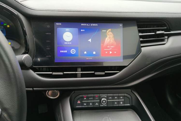 Used Haval F7 2020 2.0T Two-Wheel Drive i-Van Audio And AC Panel