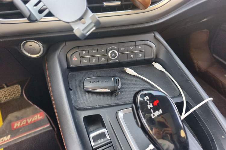 Used Haval F7 2020 1.5T Two-Wheel Drive i-Trend Audio And AC Panel