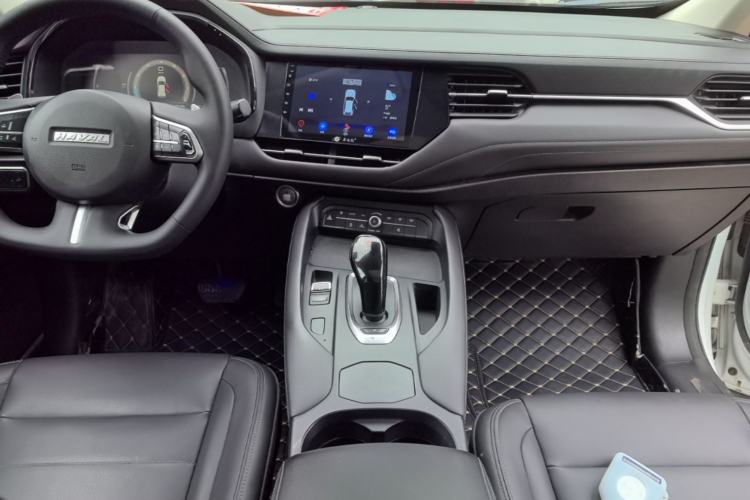 Used Haval F7 2020 1.5T Two-Wheel Drive i-Type Center Console