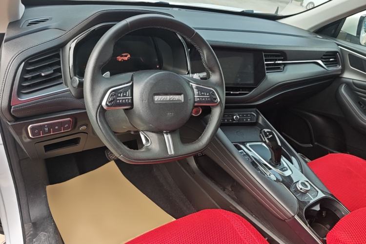 Used Haval F7 2020 2.0T Two-Wheel Drive i-Van Center Console