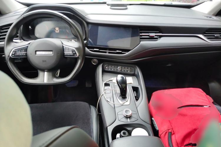 Used Haval F7 2020 2.0T All-Wheel Drive iJoy Center Console