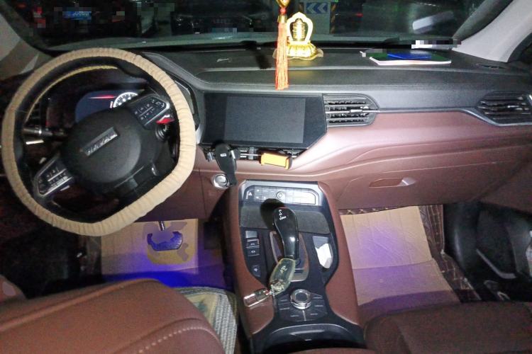 Used Haval F7 2020 2.0T All-Wheel Drive iJoy Center Console