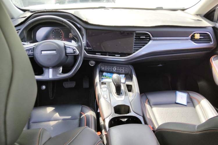 Used Haval F7 2020 2.0T Two-Wheel Drive i-Van Center Console