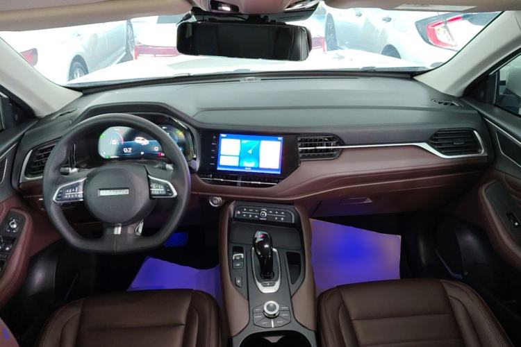Used Haval F7 2020 2.0T Two-Wheel Drive i-Van Center Console
