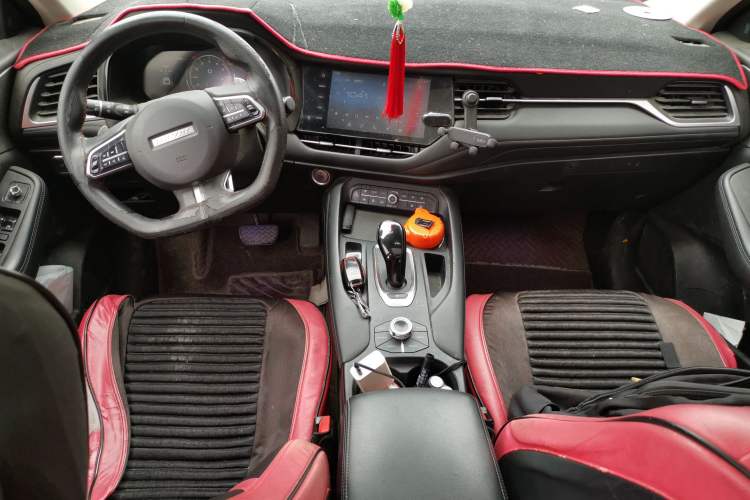 Used Haval F7 2020 1.5T Two-Wheel Drive i-Trend Center Console