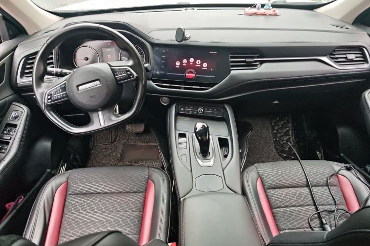 Used Haval F7 2020 1.5T Two-Wheel Drive iCool Center Console