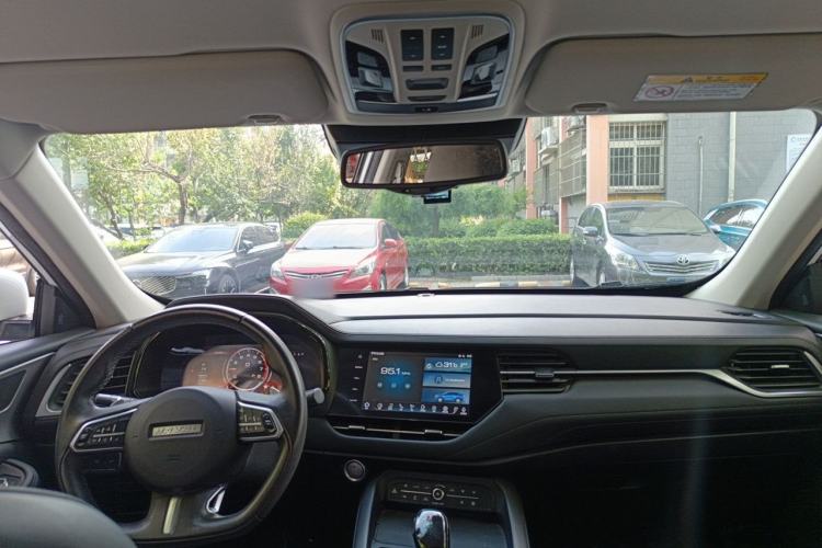 Used Haval F7 2020 2.0T Two-Wheel Drive i-Van Center Console