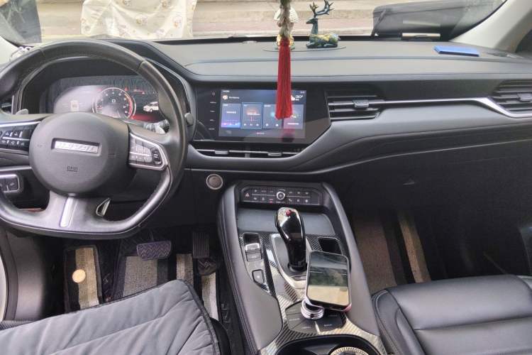 Used Haval F7 2020 2.0T All-Wheel Drive iJoy Center Console