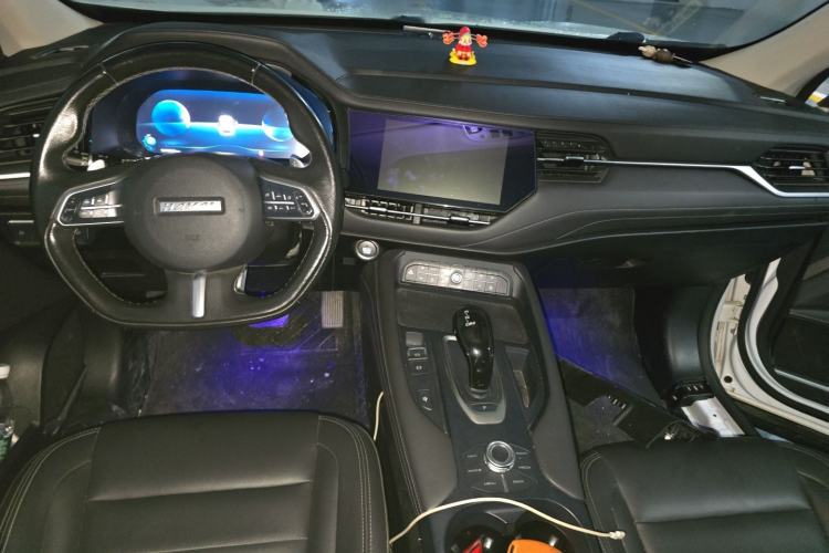 Used Haval F7 2020 2.0T Two-Wheel Drive i-Van Center Console